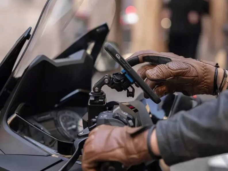 Uchwyt na telefon do pompy hamulca Quad Lock Brake Reservoir - obrazek 2