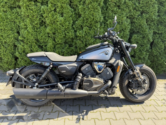 QJMOTOR SRV600V Motocykl Demonstracyjny
