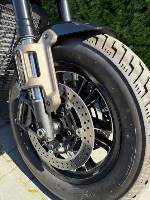 QJMOTOR SRV600V Motocykl Demonstracyjny - obrazek 3