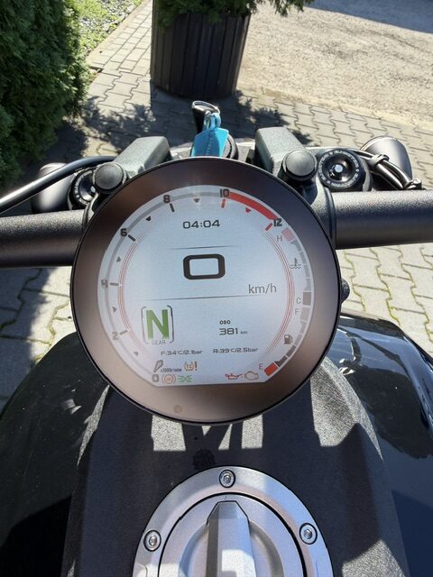 QJMOTOR SRV600V Motocykl Demonstracyjny - obrazek 10