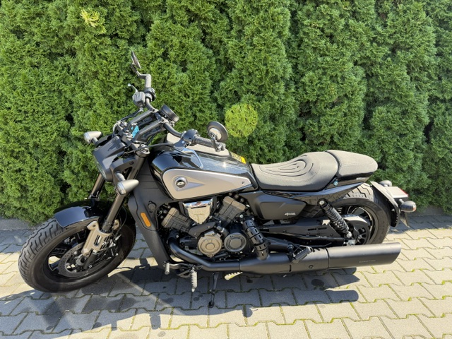 QJMOTOR SRV600V Motocykl Demonstracyjny - obrazek 11