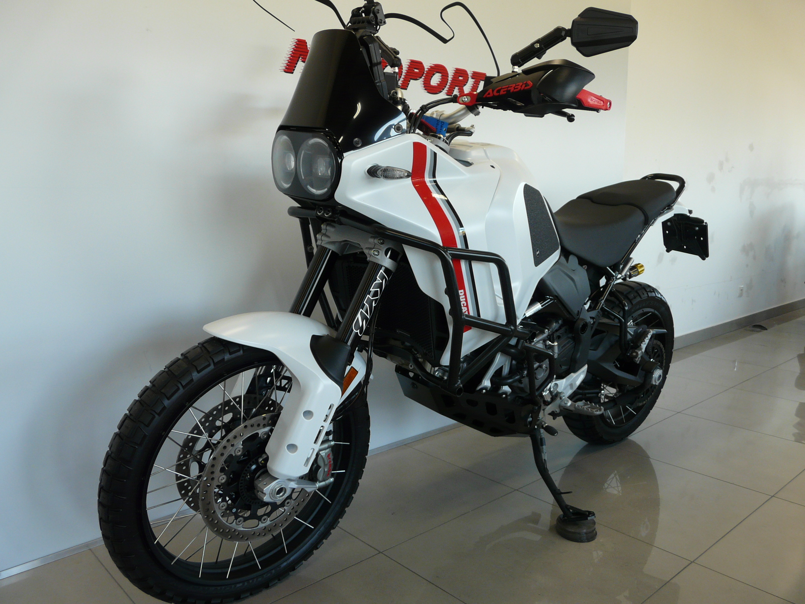 Ducati Desert X 2024r. - obrazek 3